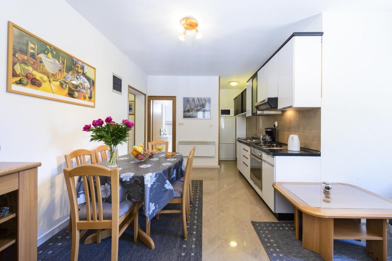 Apartment Tija Two Bedroom Apartment With Balcony And Partial Sea View Dubrovnik Exterior foto