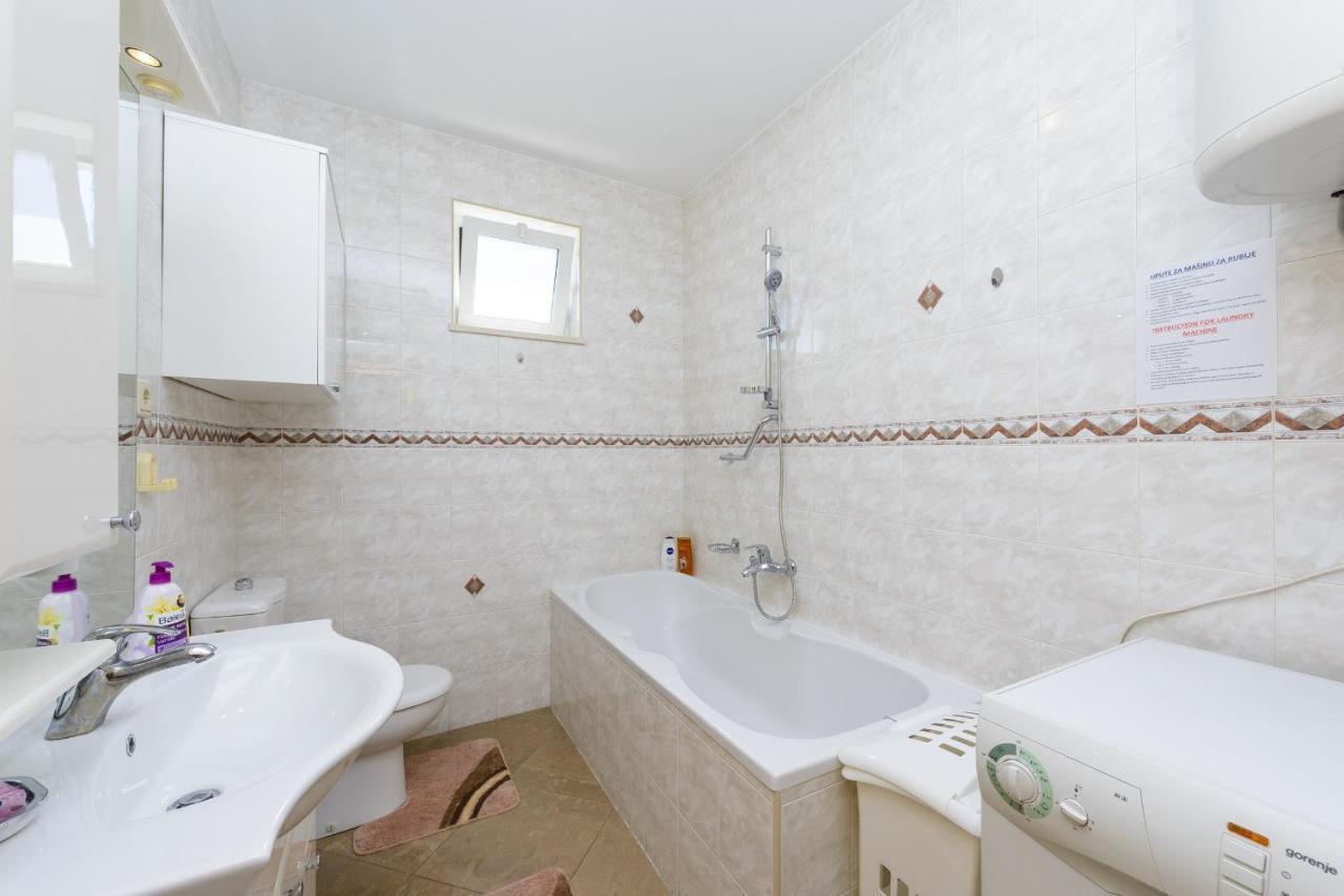Apartment Tija Two Bedroom Apartment With Balcony And Partial Sea View Dubrovnik Exterior foto